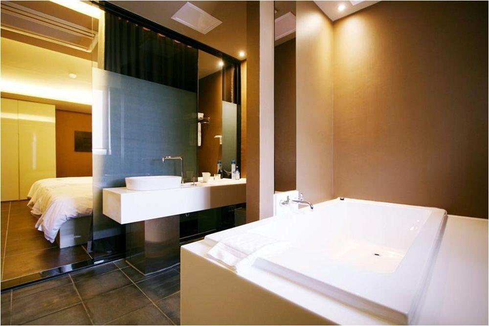 גונסאן Hotel Oscar Suite מראה חיצוני תמונה