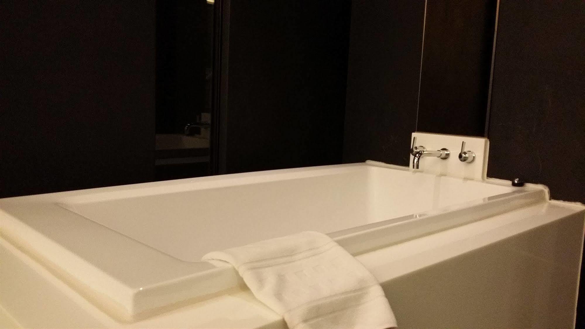 גונסאן Hotel Oscar Suite מראה חיצוני תמונה